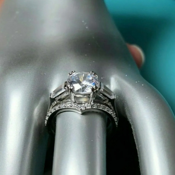 $1500 2CT Round Cut 14k White Gold Simulated Engagement - Picture 4 of 11